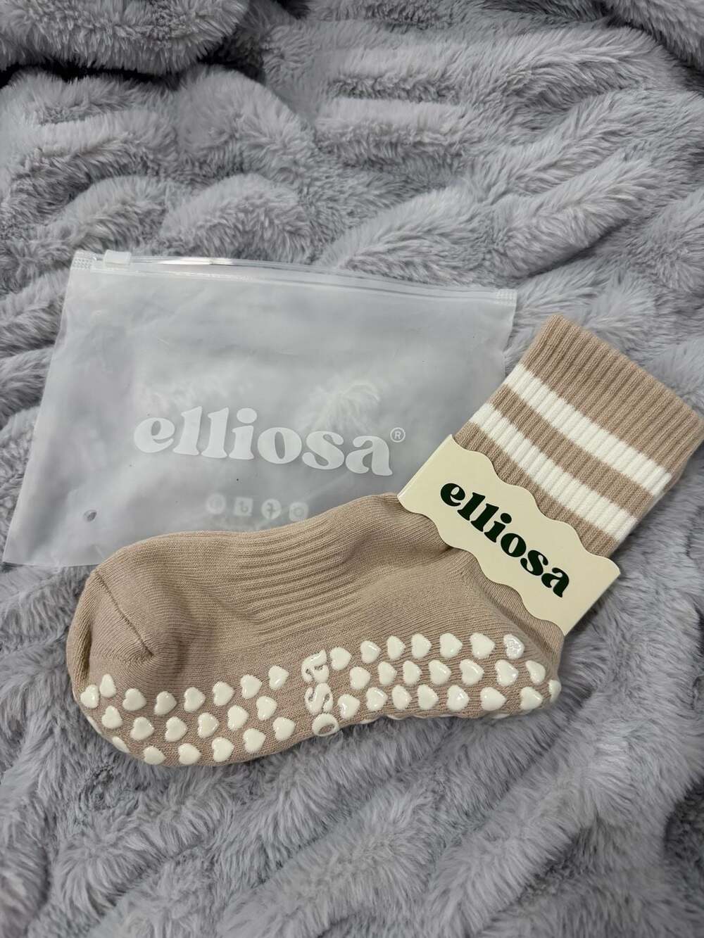 Elliosa Dual-Direction Grip Stripes Pilates Socks in Oat Milk